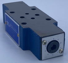 Load image into Gallery viewer, Hydraulic D03 (NG6) Flow Control Valve Module End View Adjustable screw