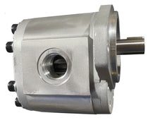 Load image into Gallery viewer, Hydraulic Gear Pump SAE B flange CW and CCW Rotation 45cc/rev (2.78 in3/rev), 30gpm 3000psi
