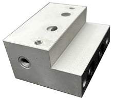 Cargar imagen en el visor de la galería, Valve Stacking 90 degree Block
